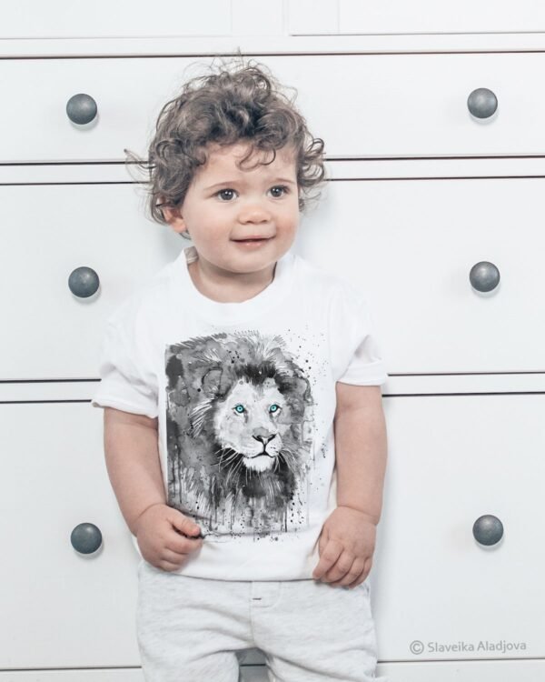Black and white Lion art T-shirt Black and white Lion art T-shirt