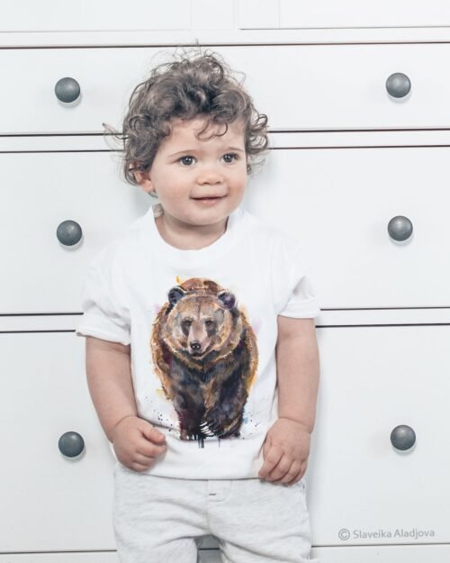 Brown bear art T-shirt