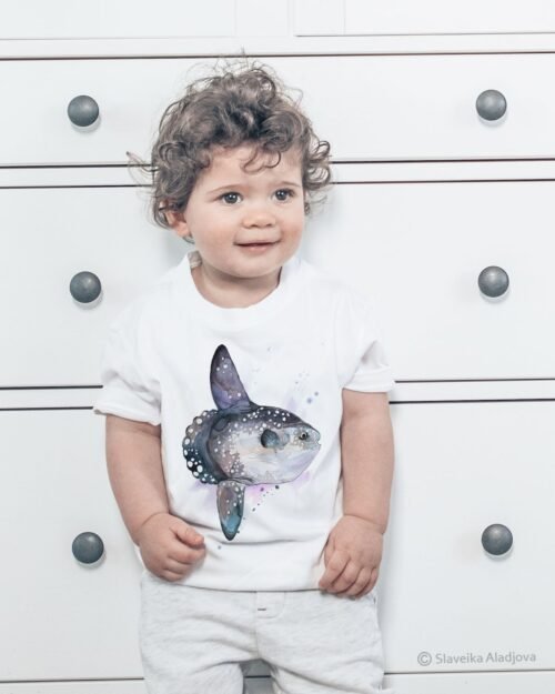 Ocean sunfish art T-shirt