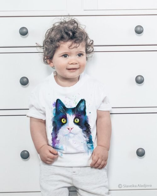 Black and white cat art T-shirt