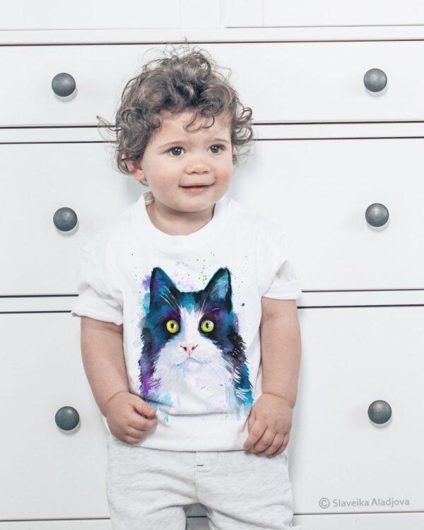 Black and white cat art T-shirt
