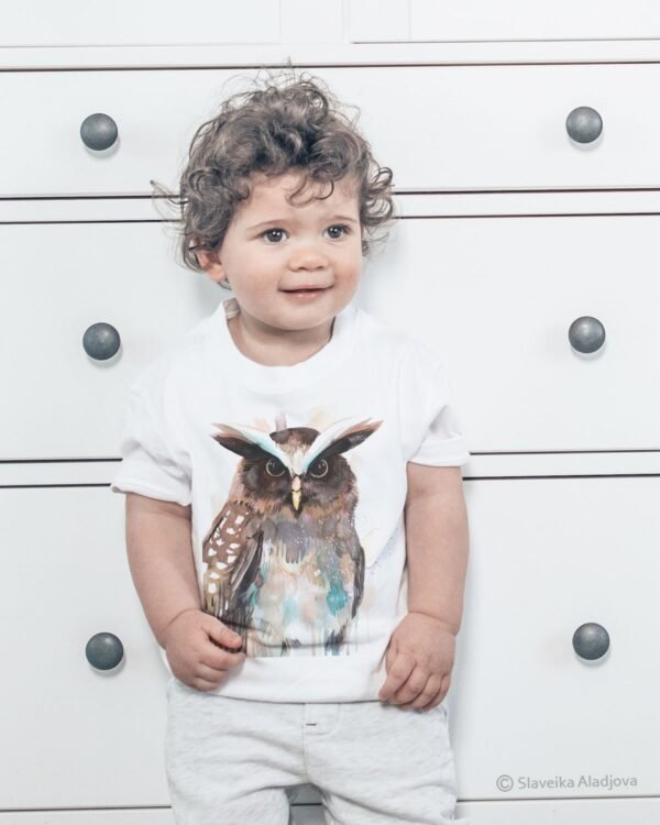Crested owl art T-shirt