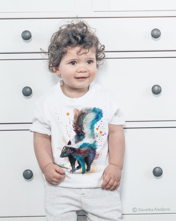 Skunk art T-shirt